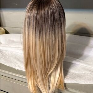 Elegant Ombre Blonde Wig